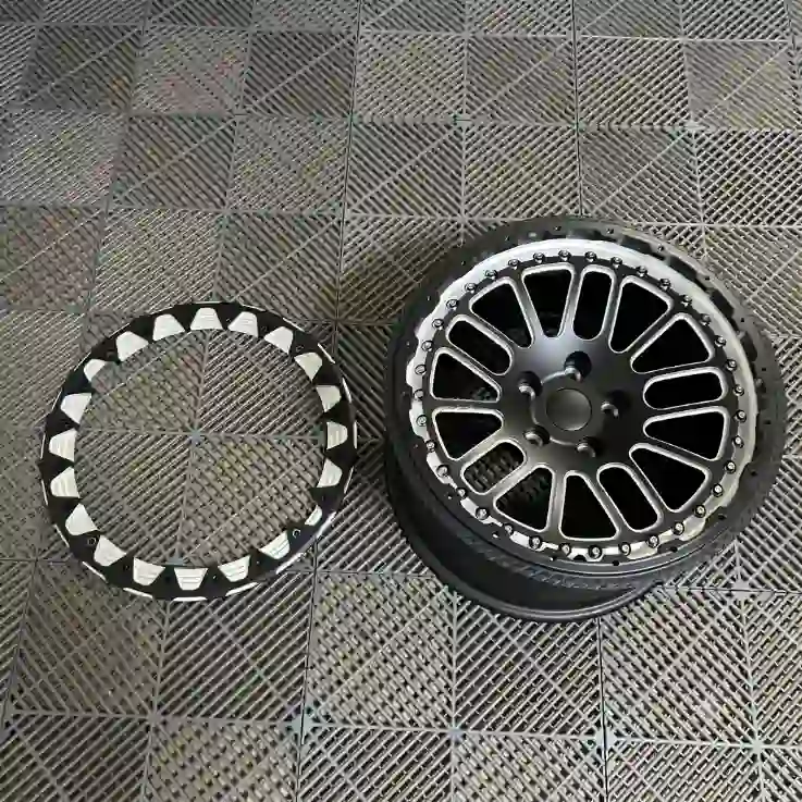 Real shot top view of beadlock forged concave wheels 17-22 inch 5x112 5x120 5x114.3 racing car rims for M2 M3 M4 M5 F20 F30 F32 F36 F40
