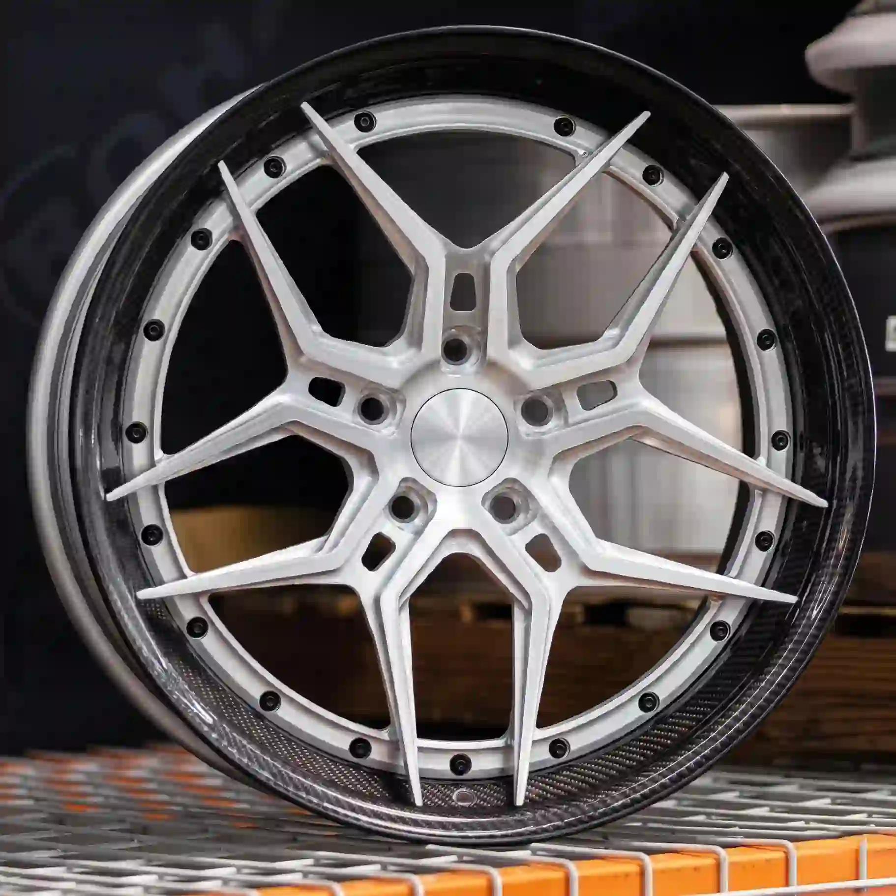 Live shot left view of custom 2 Piece/3 Piece deep concave forged carbon fiber wheels 17 18 19 20 21 22 inch silver rims for passenger cars