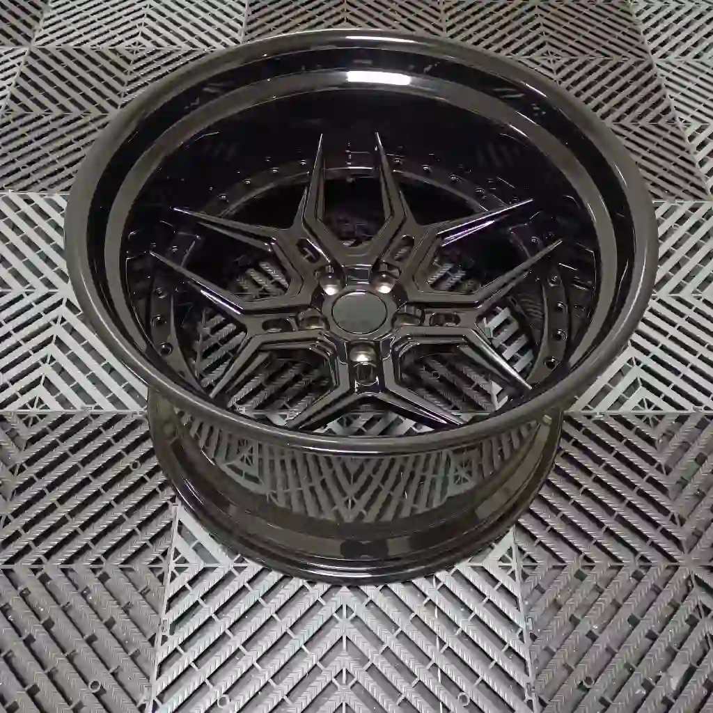 Live shot top view of custom 2 Piece/3 Piece deep concave forged carbon fiber wheels 17 18 19 20 21 22 inch black rims for passenger cars
