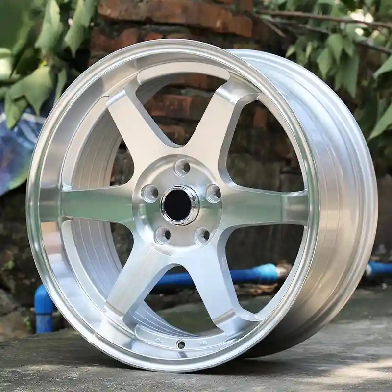 Real photo: Right view of cast silver 15 16 17 18 inch wheels aluminum alloy aftermarket mag rims for passenger car