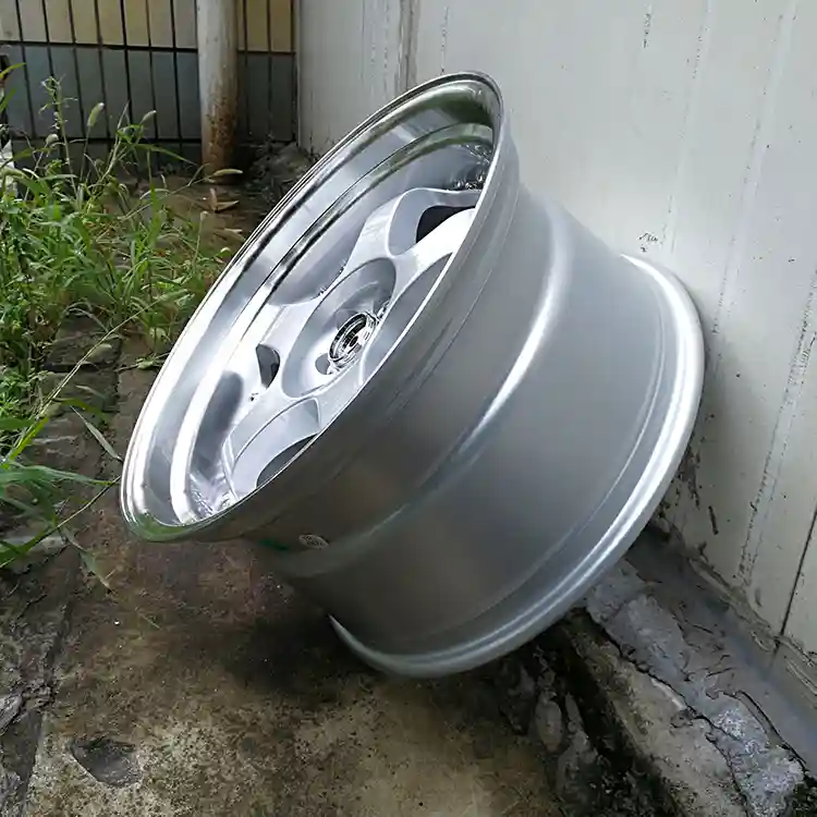 Real shot scene:Right view of 18-24 inch 5x114.3 cast alloy silver wheels for Honda Chevrolet Reels tahoe and Audi A6 A8 C6