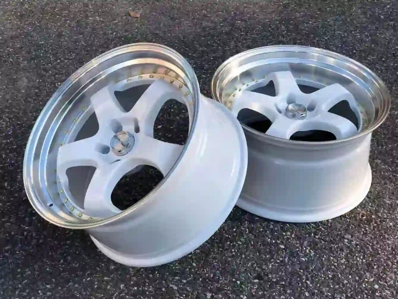 Top view of aftermarket 2026 latest design rims 18 19 inch 5holes cast alloy white wheels