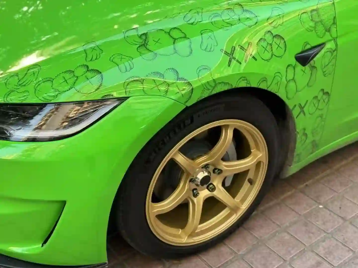 Scene diagram2:casting 18 inch aluminum gold wheels 6 holes 5x114.3 widths 8.5/9.5 fit Jetta,Audi A6,Tesla Model 3,Mazda RX8 and Toyota Camry