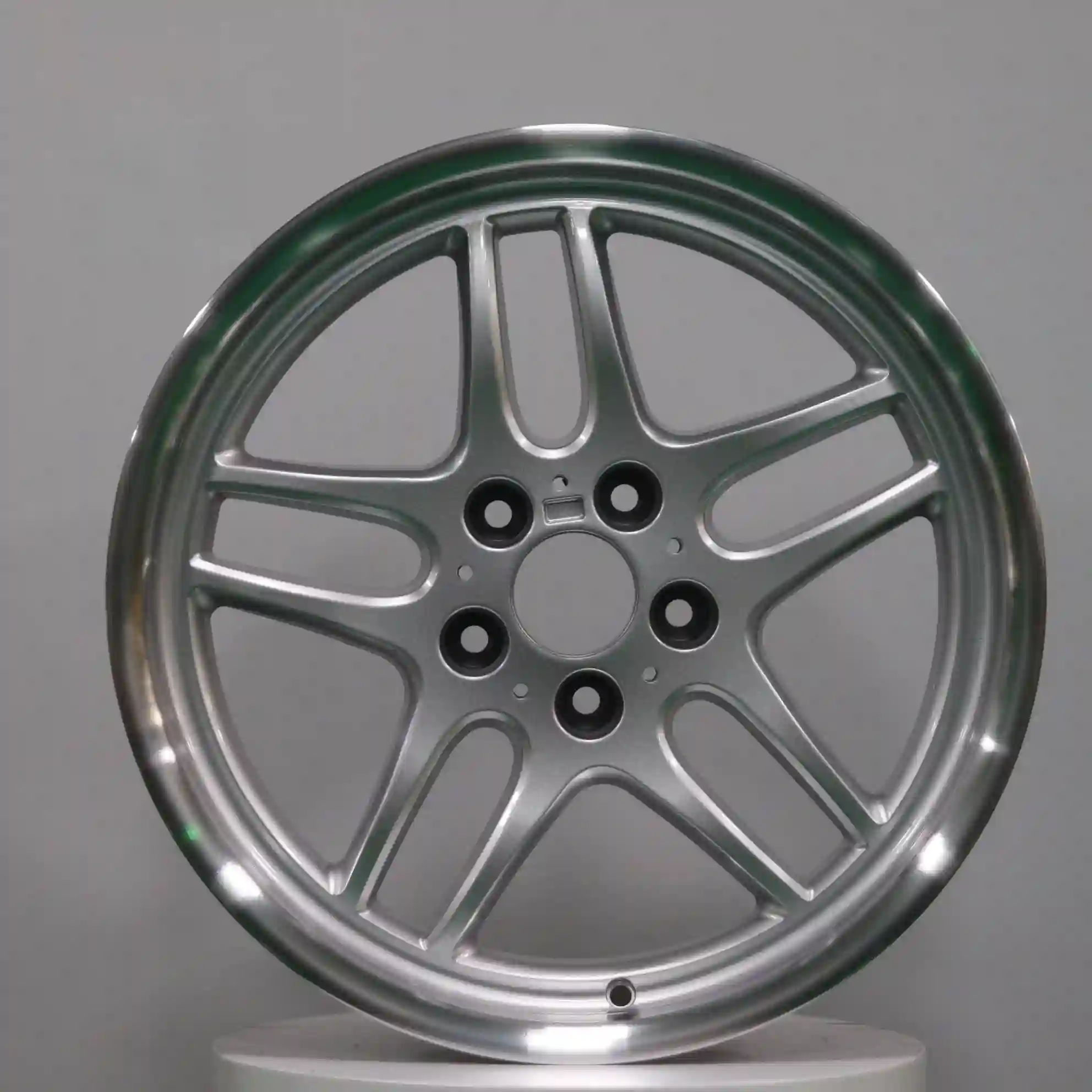 Real photo front view of 16 17 18 19 inch cast aluminum alloy wheels PCD 5X120mm for BMW M5 M4 M3 F10 E60 E61 E39 F90 E39 E38