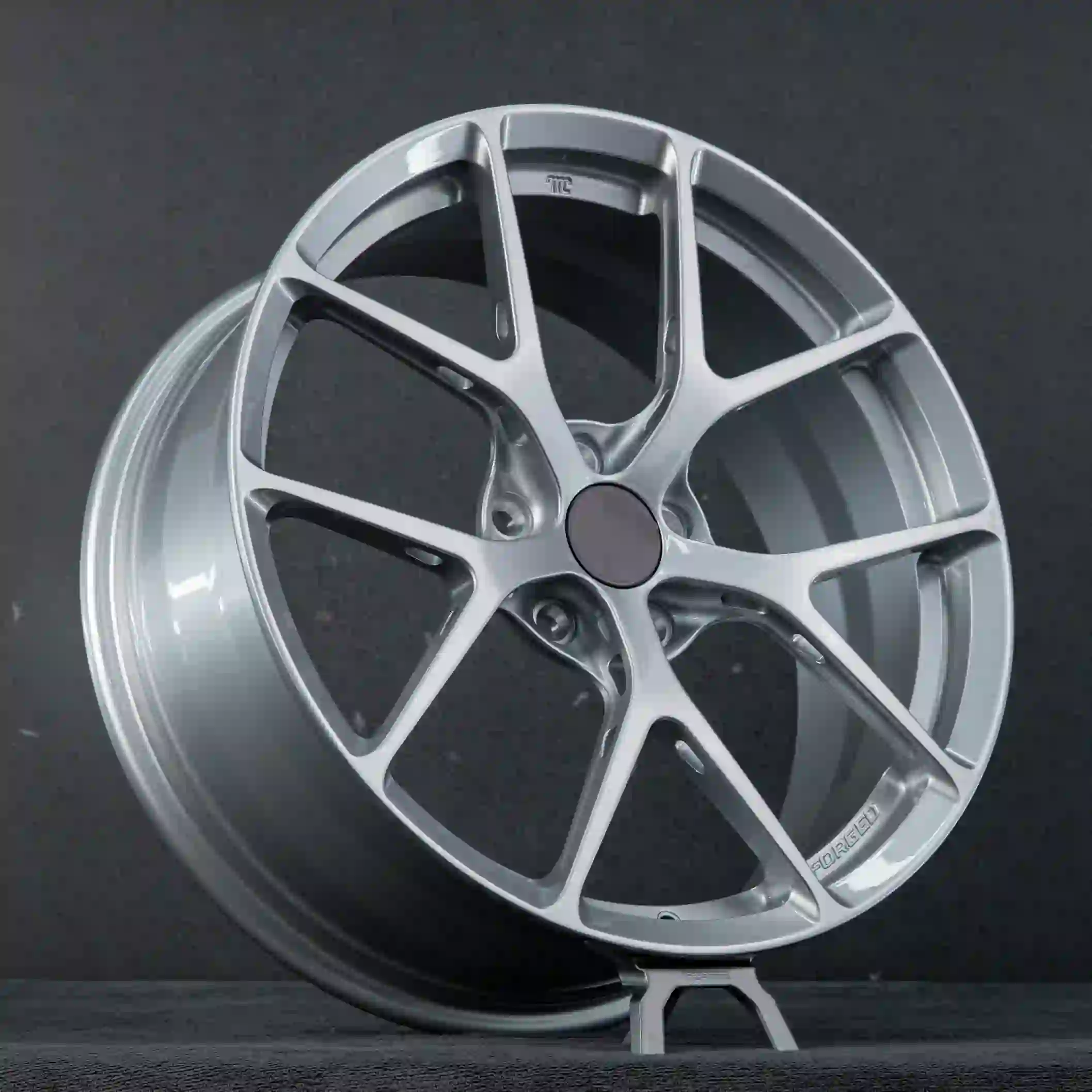Side view of Y-spoke flow formed wheels 17-21 inch pcd5x112 5x120 5x114.3 for BMW M5 M3 Mercedes-Benz VW