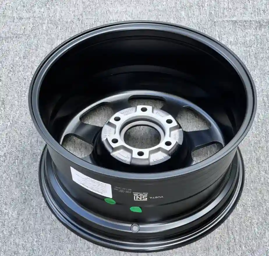 Real photo reverse view of offroad 4x4 SUV 18inch black wheels for FJ Pajero Runner Isuzu and Tank 300 rims