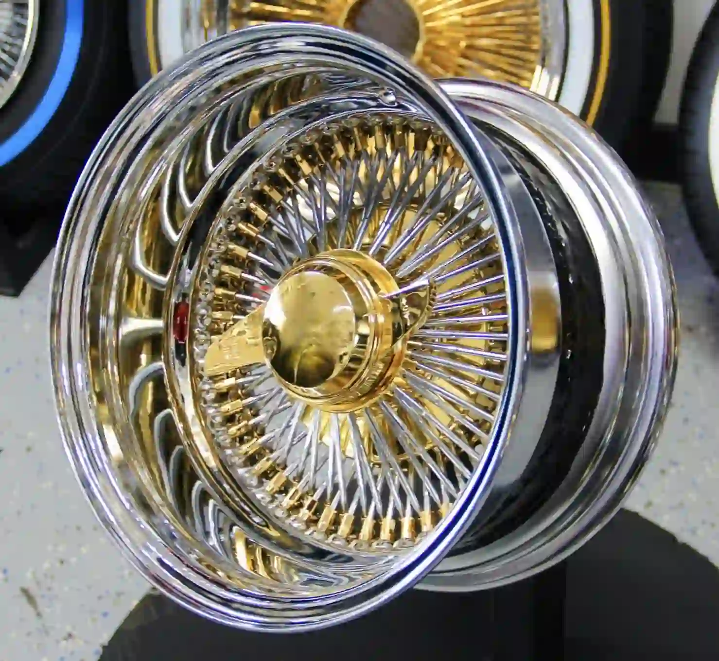Real shot on the right:spoke wire wheels 13 to 18inch 100 114.3 120 139.7 chrome alloy rims for classic Impala,Ford Mustang,VW Beetle,Porsche 911,Toyota Land Cruiser FJ40,BMW 2002