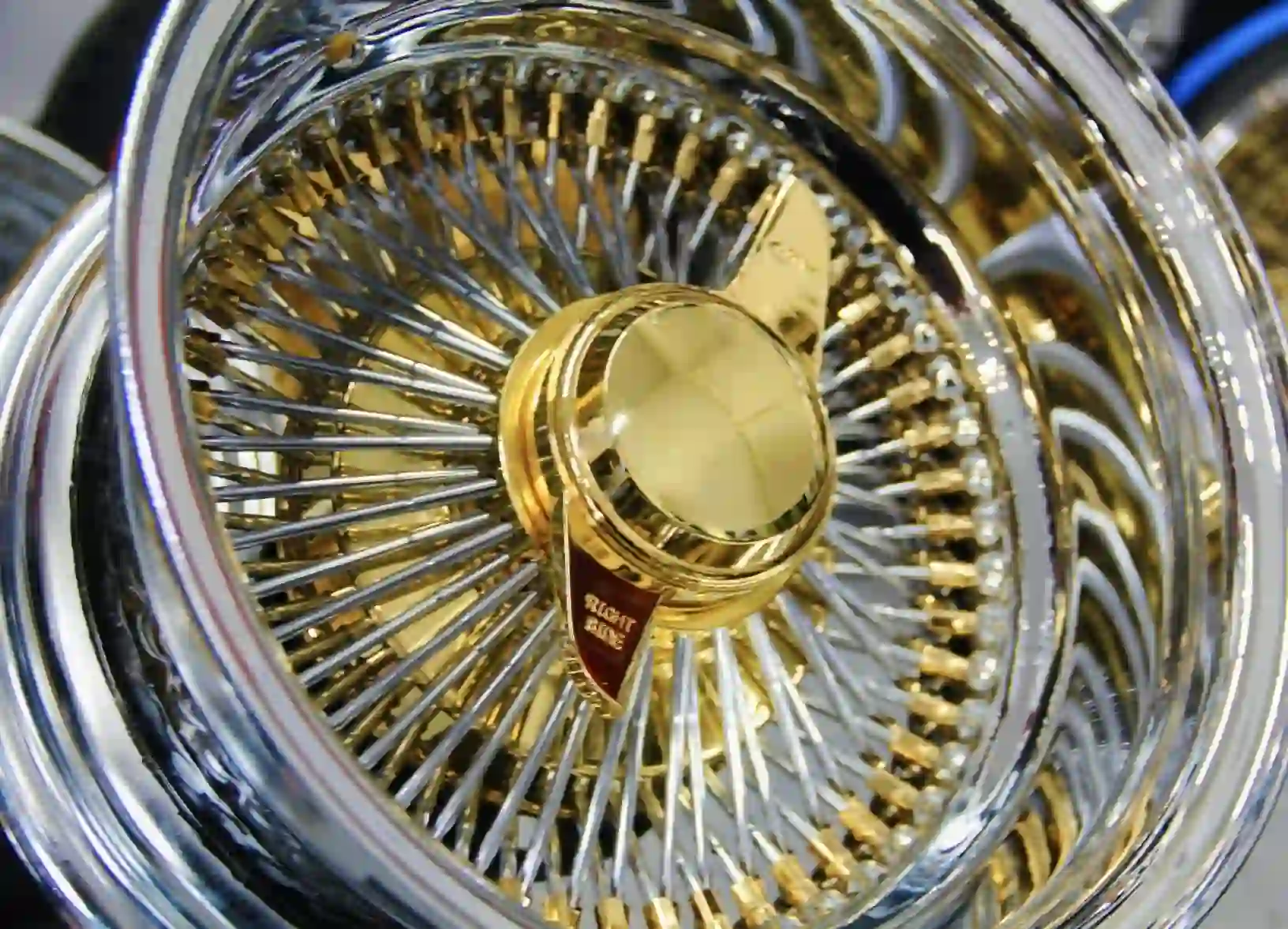 Real detail Figure 1:spoke wire wheels 13 to 18inch 100 114.3 120 139.7 chrome alloy rims for classic Impala,Ford Mustang,VW Beetle,Porsche 911,Toyota Land Cruiser FJ40,BMW 2002